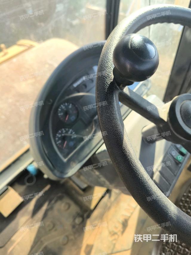 駕駛室外頂全景（壓路機(jī)駕駛室）