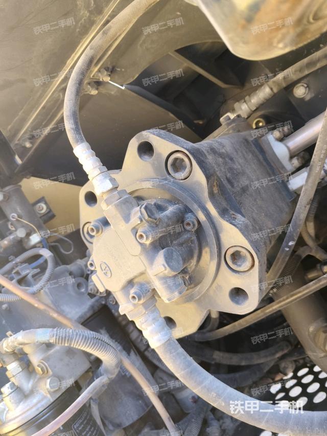 液壓泵斜45?左（大件艙室）