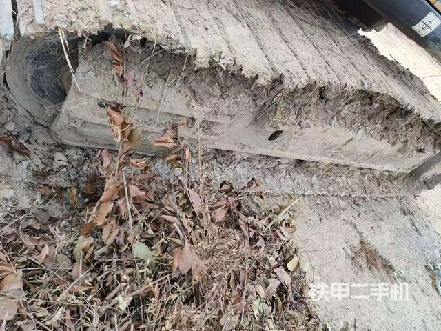 單側(cè)履帶整體（整機(jī)外觀）