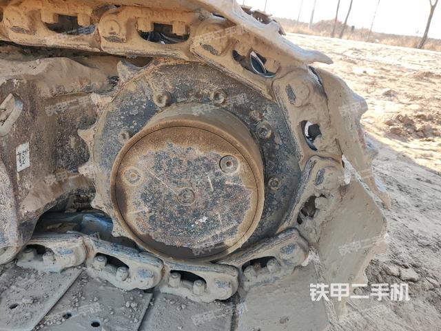 右驅(qū)動(dòng)輪（行走機(jī)構(gòu)）