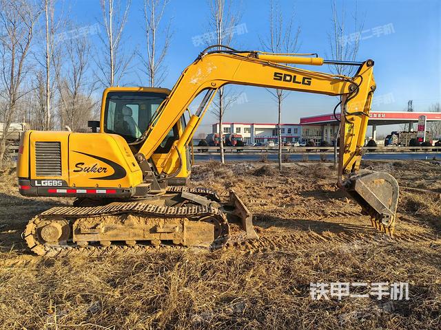 整機(jī)右后45°(整機(jī)外觀) 整機(jī)右后45°(整機(jī)外觀)