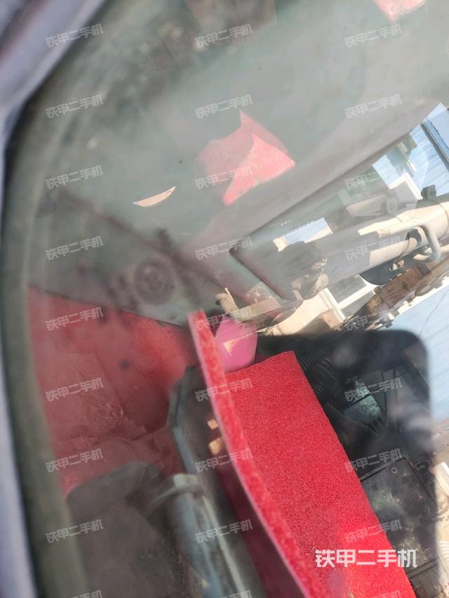 后窗玻璃角標（駕駛室部分）