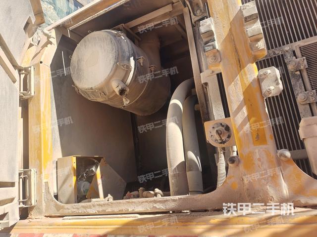 液壓泵斜45?左（大件艙室）