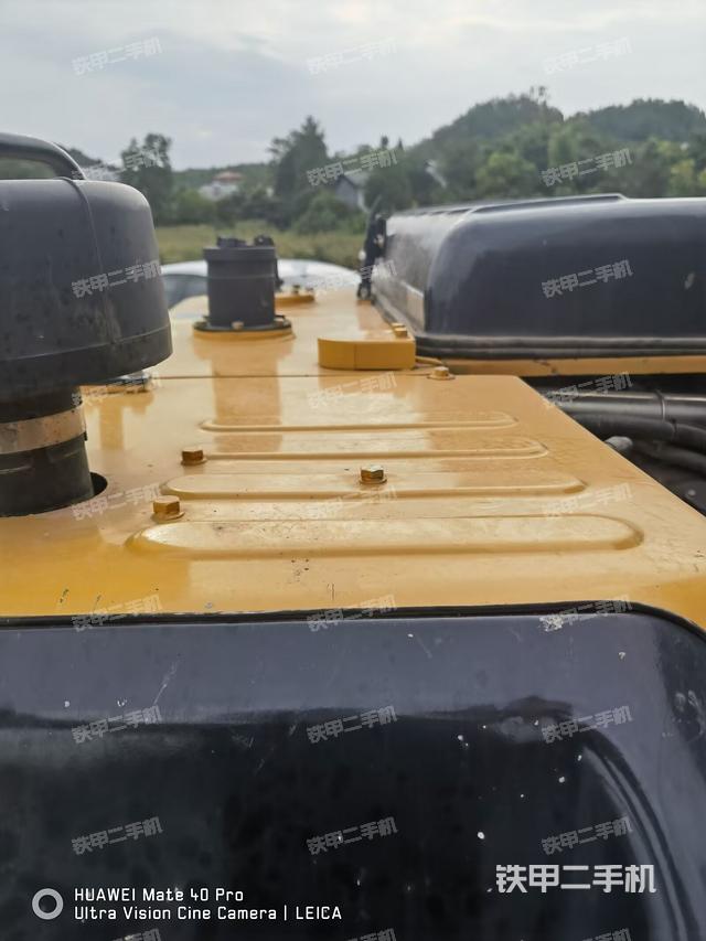 駕駛室頂部（整機外觀）