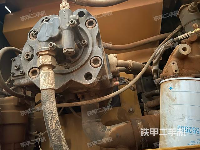 液壓泵斜45?右(大件艙室) 液壓泵斜45?右(大件艙室)