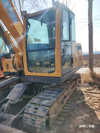 山東臨工E675F挖掘機(jī)