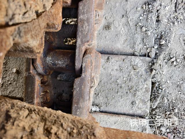 右側(cè)行走馬達蓋板（行走機構(gòu)）