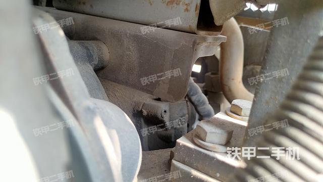 液壓泵艙室正面整體（整機(jī)外觀）