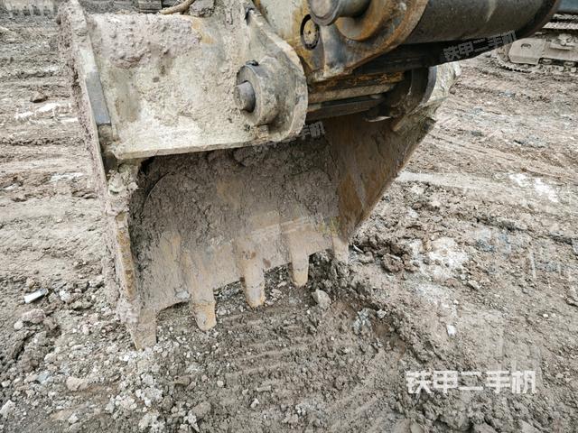 鏟斗右后整體（工作和回轉(zhuǎn)裝置）