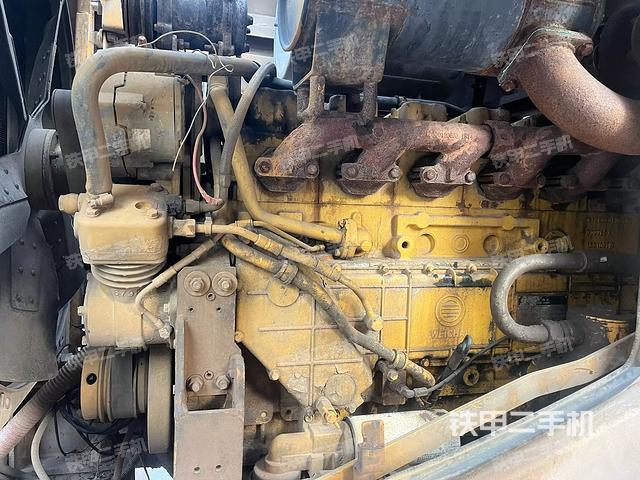 發(fā)動(dòng)機(jī)左側(cè)（整機(jī)外觀及大件）