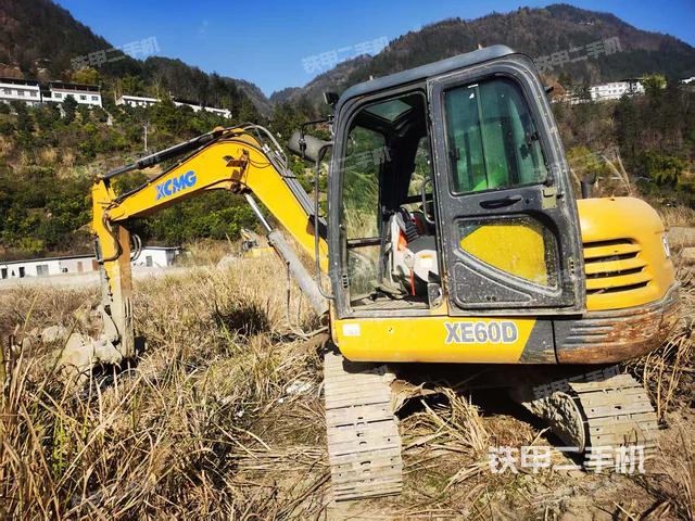 驾驶室整体（整机外观）