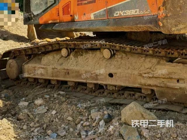 左側(cè)履帶整體?（行走機(jī)構(gòu)）