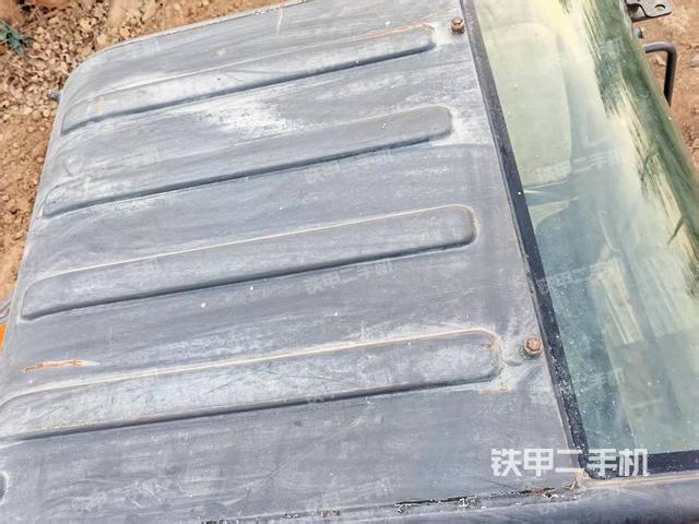 駕駛室頂部（整機(jī)外觀）