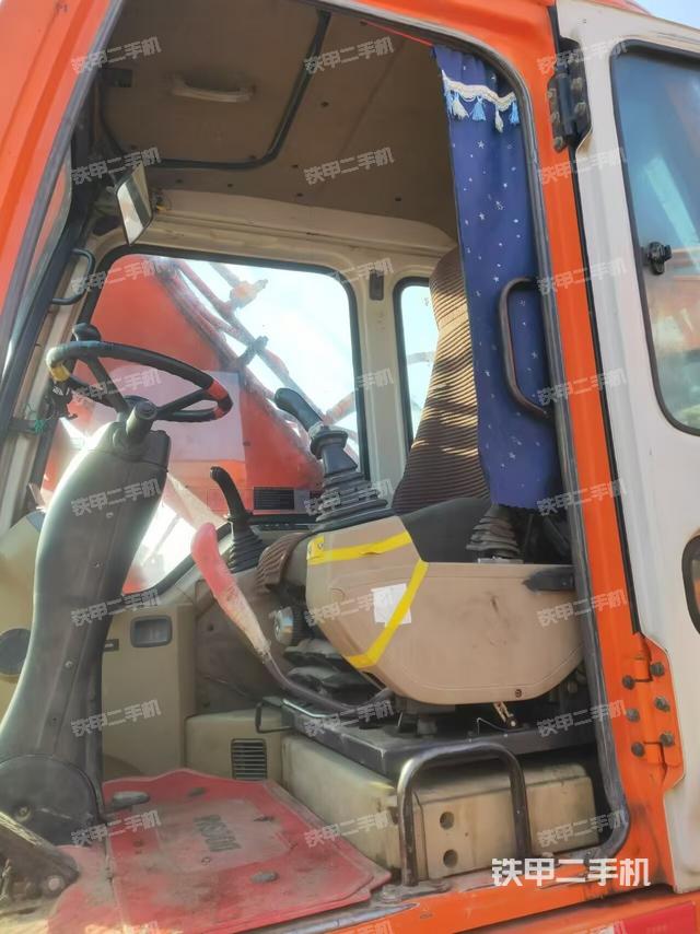 駕駛室整體（整機(jī)外觀）