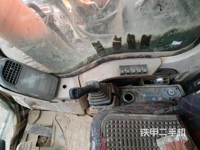 座椅右侧控制台/钥匙门/油门/含右手柄（驾驶室部分）