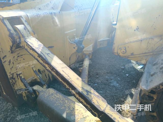 左引導(dǎo)輪(推土機底盤及工作裝置) 左引導(dǎo)輪(推土機底盤及工作裝置)