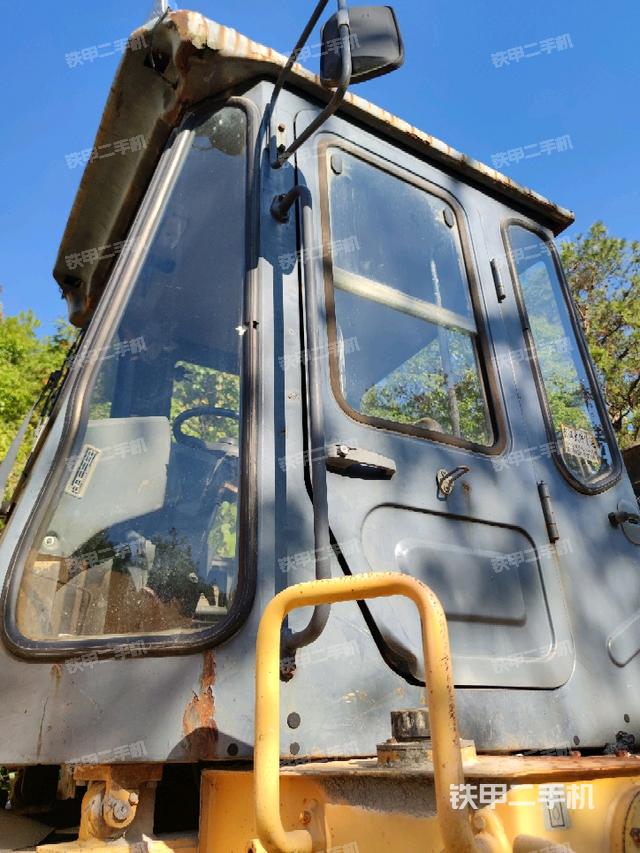 駕駛室正側(cè)（駕駛室部分）