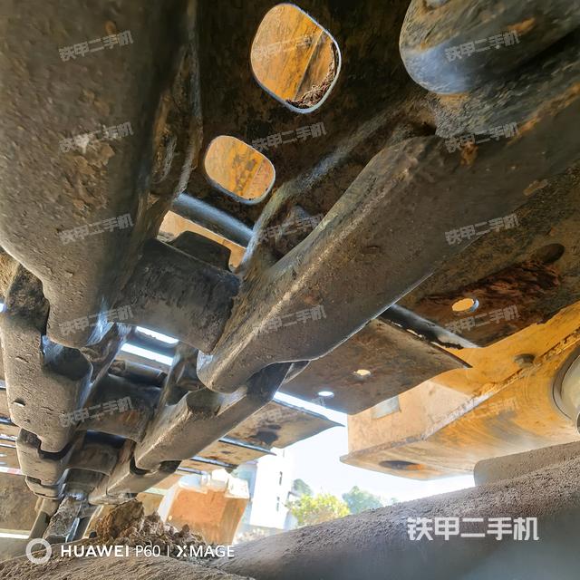 右側行走馬達蓋板（行走機構）