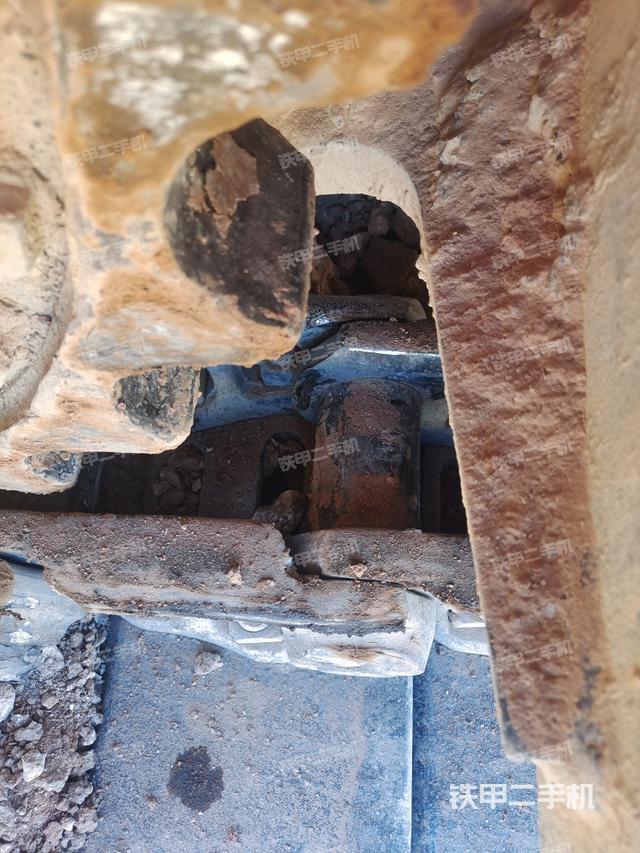 右側(cè)行走馬達蓋板（行走機構(gòu)）