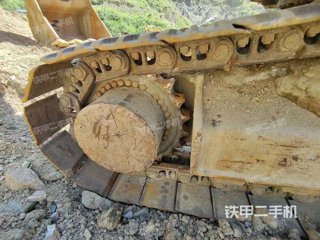 右驅(qū)動(dòng)輪（行走機(jī)構(gòu)）