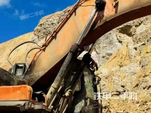 大臂油缸整體?豎拍（工作和回轉(zhuǎn)裝置）