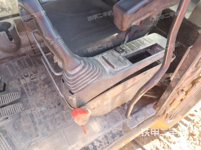 座椅右側(cè)控制臺/鑰匙門/油門/含右手柄（駕駛室部分）