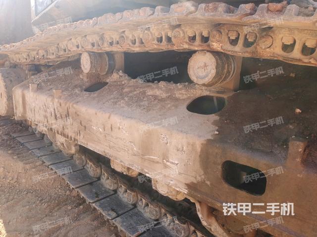 右驅(qū)動輪（行走機構(gòu)）