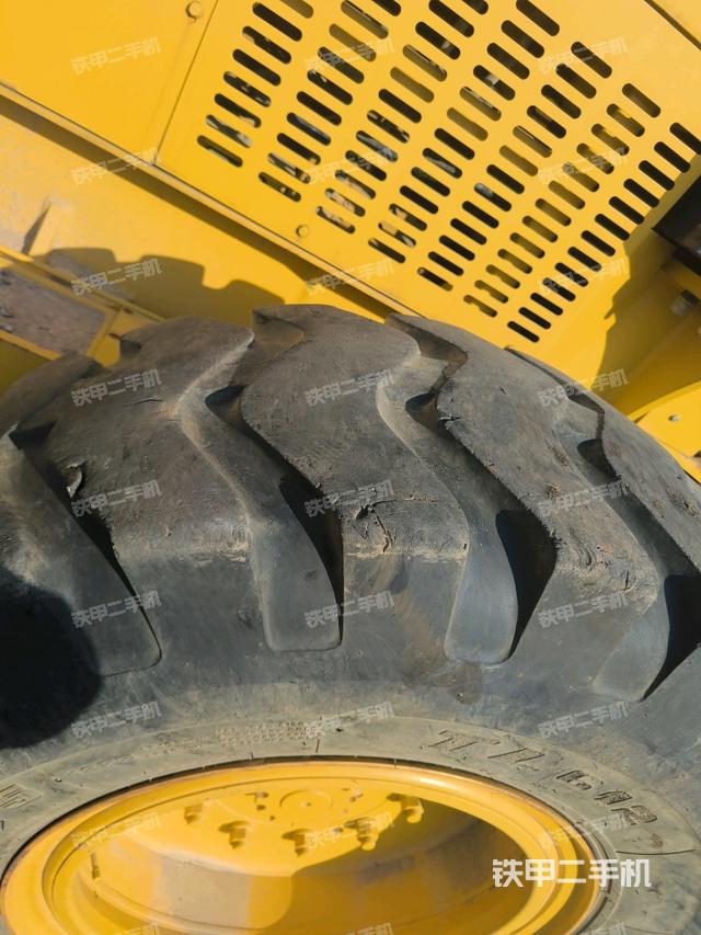 右驅(qū)動輪/右后輪（行走機(jī)構(gòu)）