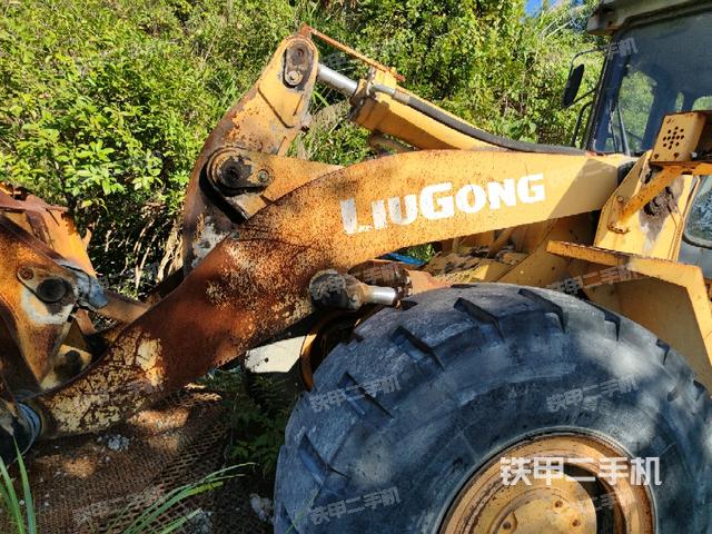 鏟斗油缸側(cè)面（工作裝置）