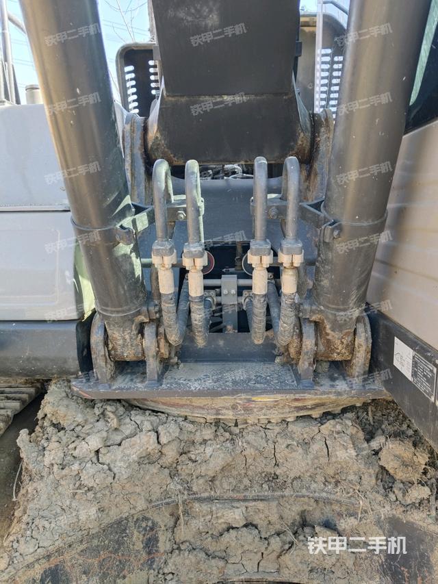 大臂油缸整體?豎拍（工作和回轉(zhuǎn)裝置）