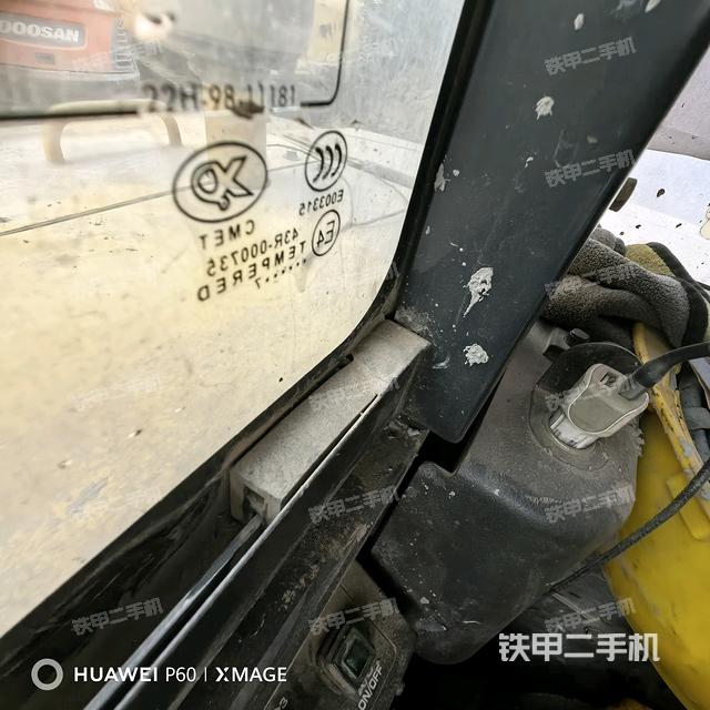 后窗玻璃角標（駕駛室部分）