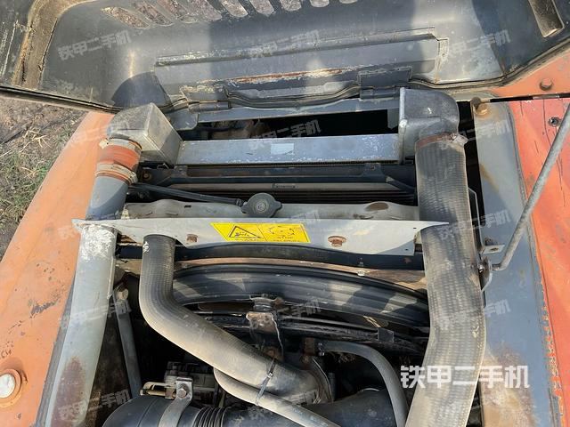發(fā)動機室(上車部件) 發(fā)動機室(上車部件)