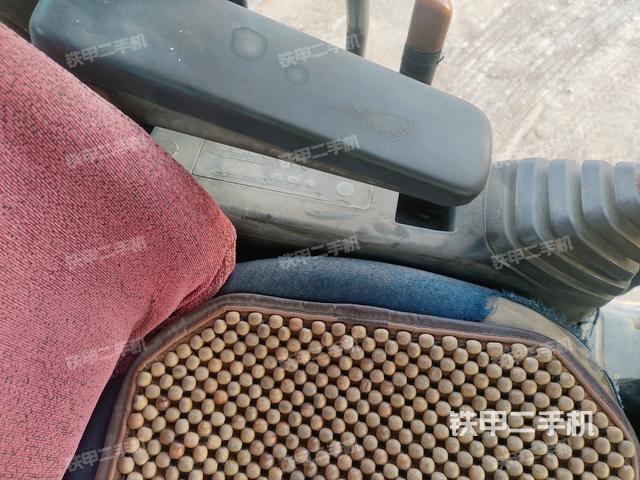 座椅左側(cè)控制臺(tái)/音響/含左手柄（駕駛室部分）