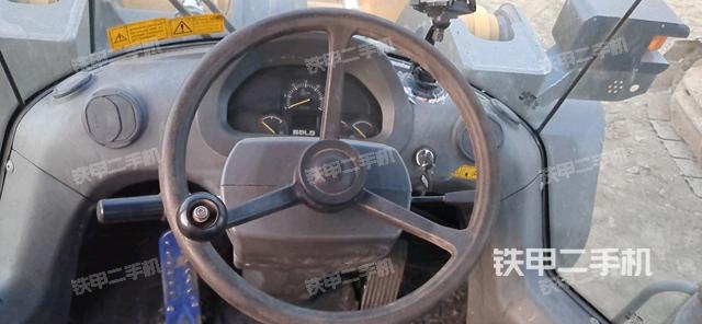 駕駛室操作臺（整機(jī)外觀及大件）