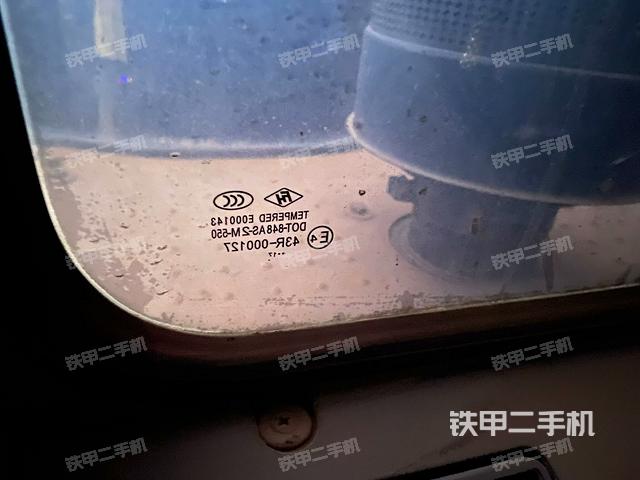 右側(cè)玻璃角標(biāo)(駕駛室部分) 右側(cè)玻璃角標(biāo)(駕駛室部分)