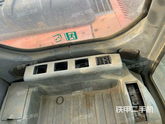 座椅后部(駕駛室部分) 座椅后部(駕駛室部分)
