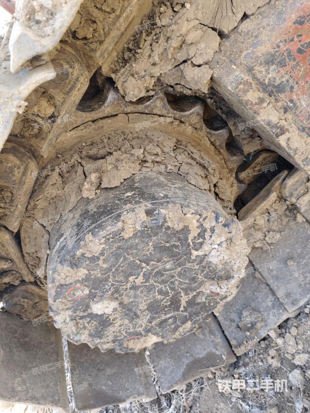 左驅(qū)動輪（行走機(jī)構(gòu)）