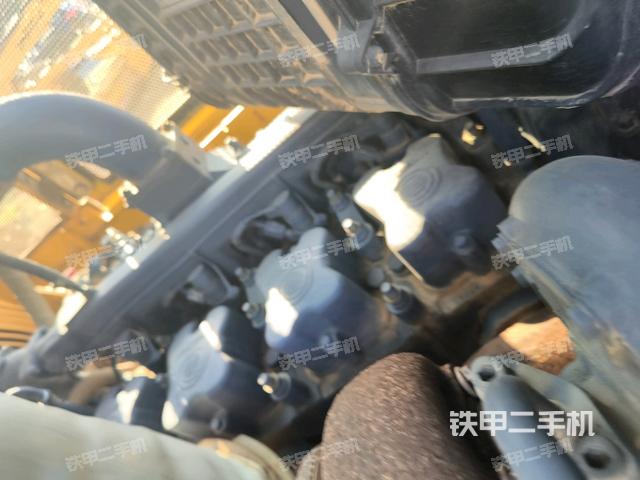 風(fēng)扇及皮帶(推土機發(fā)動機艙) 風(fēng)扇及皮帶(推土機發(fā)動機艙)