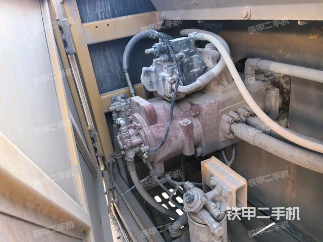 液壓泵斜45?右（大件艙室）