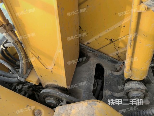 大臂根部?斜（工作和回轉(zhuǎn)裝置）