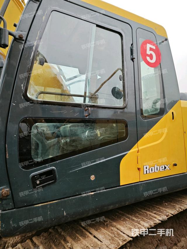 駕駛室正側(cè)（駕駛室部分）