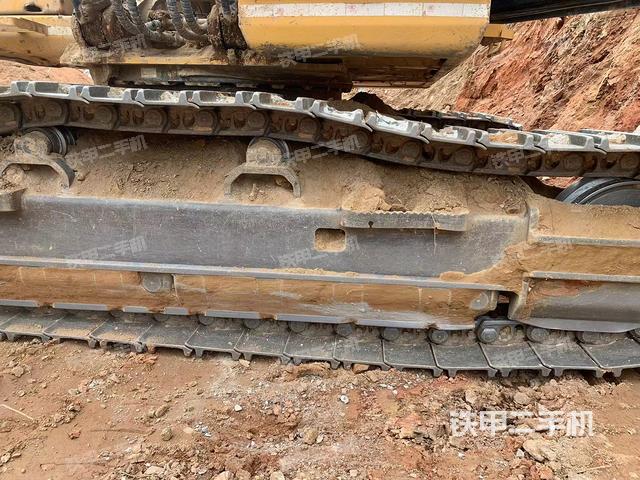 單側(cè)履帶整體（整機(jī)外觀）