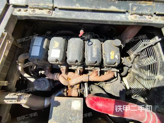 發(fā)動(dòng)機(jī)室（上車部件）