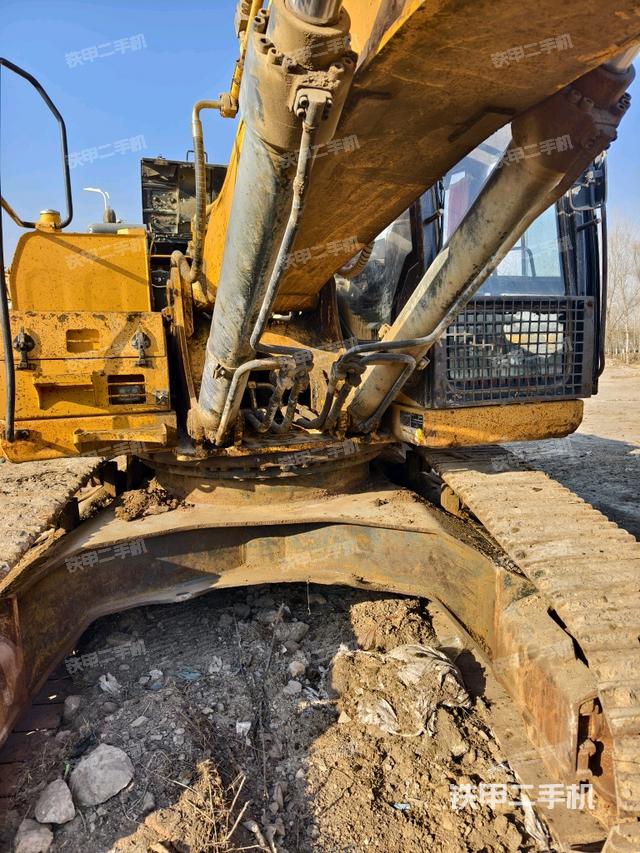 大臂油缸整體?豎拍（工作和回轉(zhuǎn)裝置）