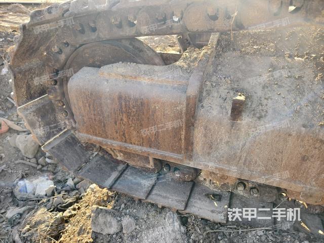 左驅(qū)動輪（行走機構(gòu)）