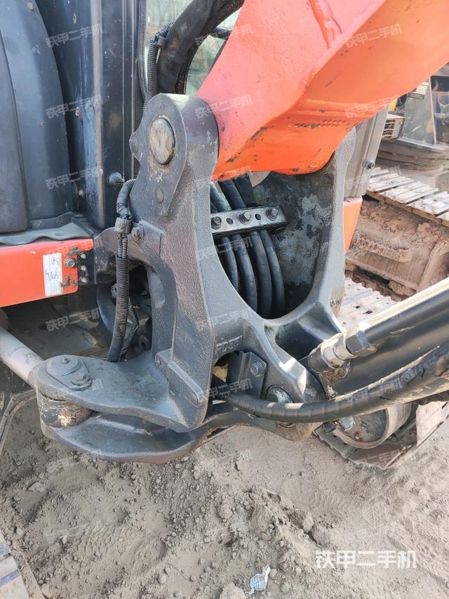 大臂根部?斜（工作和回轉(zhuǎn)裝置）