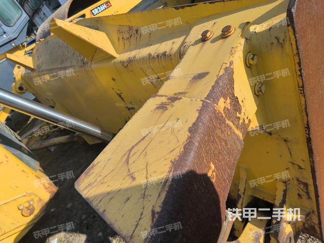 松土器全景(推土機底盤及工作裝置) 松土器全景(推土機底盤及工作裝置)