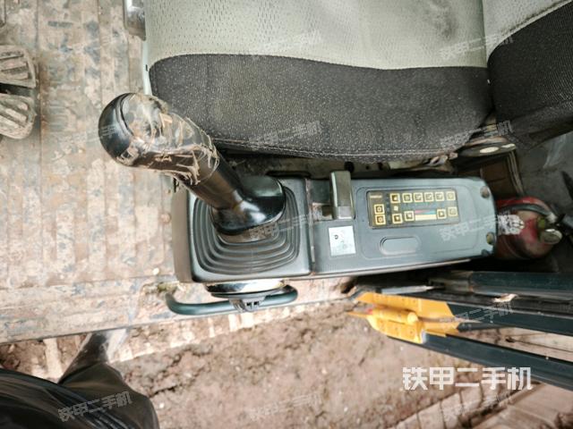 座椅左側(cè)控制臺/音響/含左手柄（駕駛室部分）