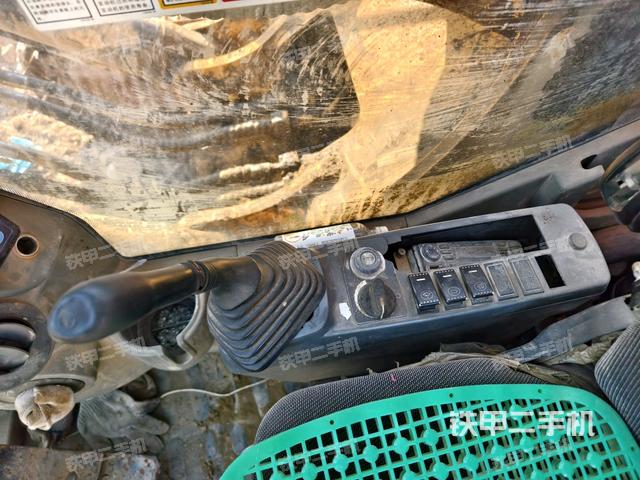 座椅右側(cè)控制臺/鑰匙門/油門/含右手柄（駕駛室部分）