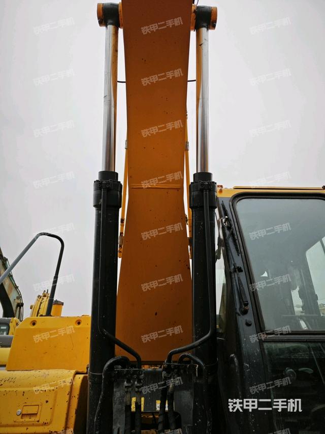 大臂油缸整體?豎拍（工作和回轉(zhuǎn)裝置）